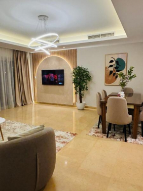 Rich CFC home 2BR with Garden